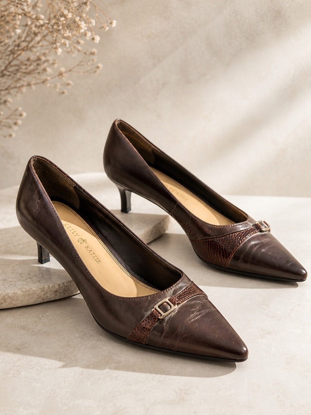 Kelly & Katie Columbia Chocolate Brown Leather Pointed Toe Kitten Heels Size 6
